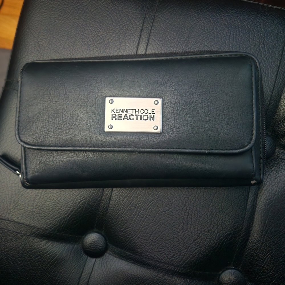 Kenneth Cole Reaction Black Wallet with Metallic Detail